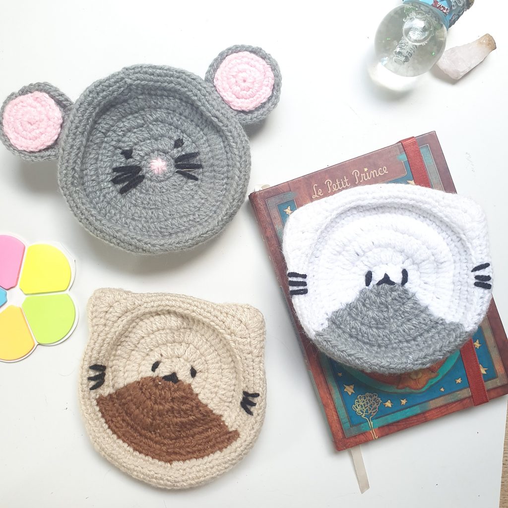 set-3-posavasos-crochet-gato-y-rat-n-illustrative-science